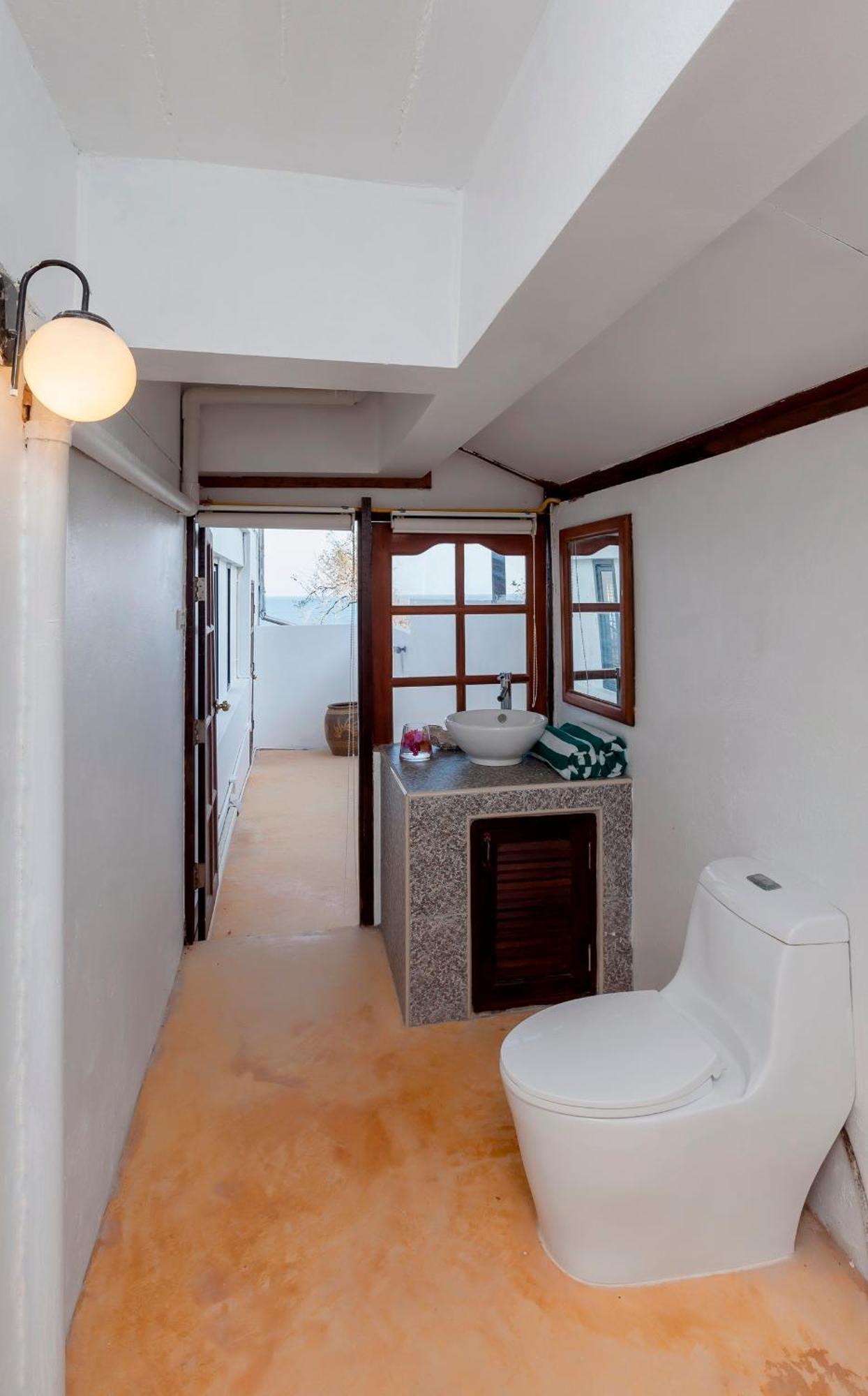 Baan Khunying - Secluded Phuket Beachfront Villa Rawai Exterior foto