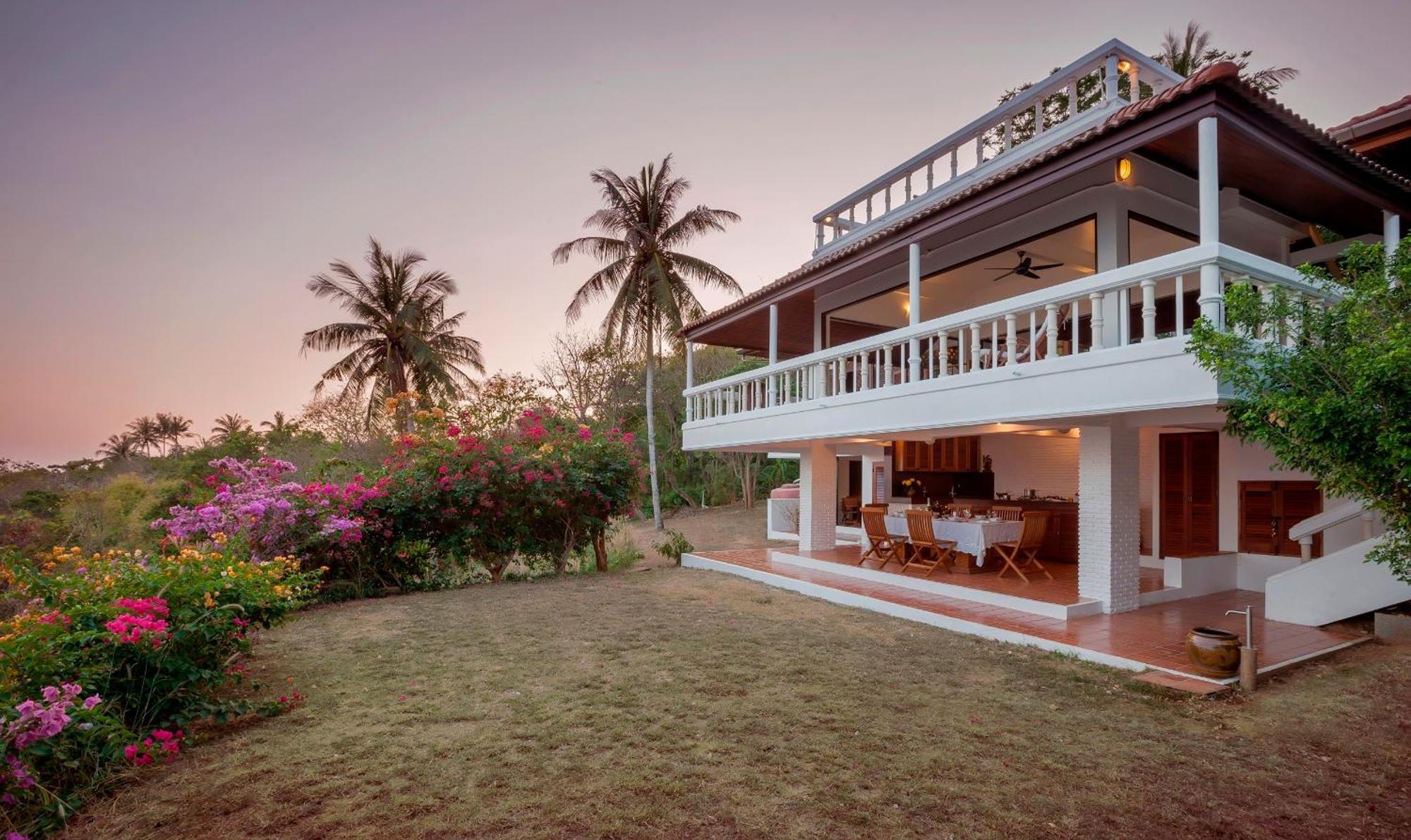Baan Khunying - Secluded Phuket Beachfront Villa Rawai Exterior foto