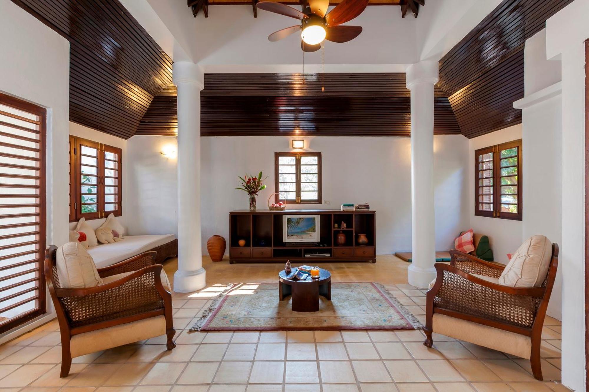 Baan Khunying - Secluded Phuket Beachfront Villa Rawai Exterior foto