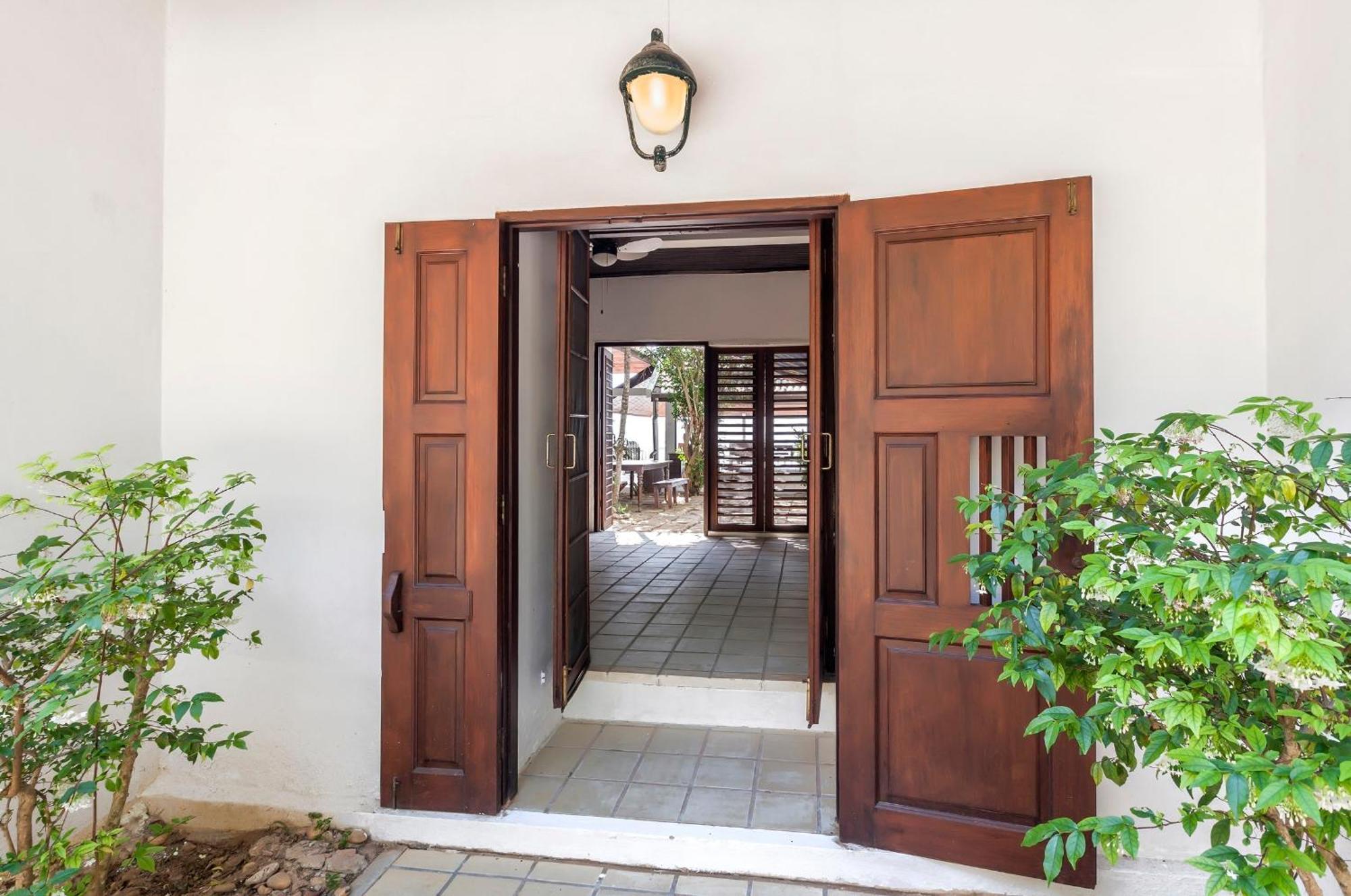 Baan Khunying - Secluded Phuket Beachfront Villa Rawai Exterior foto