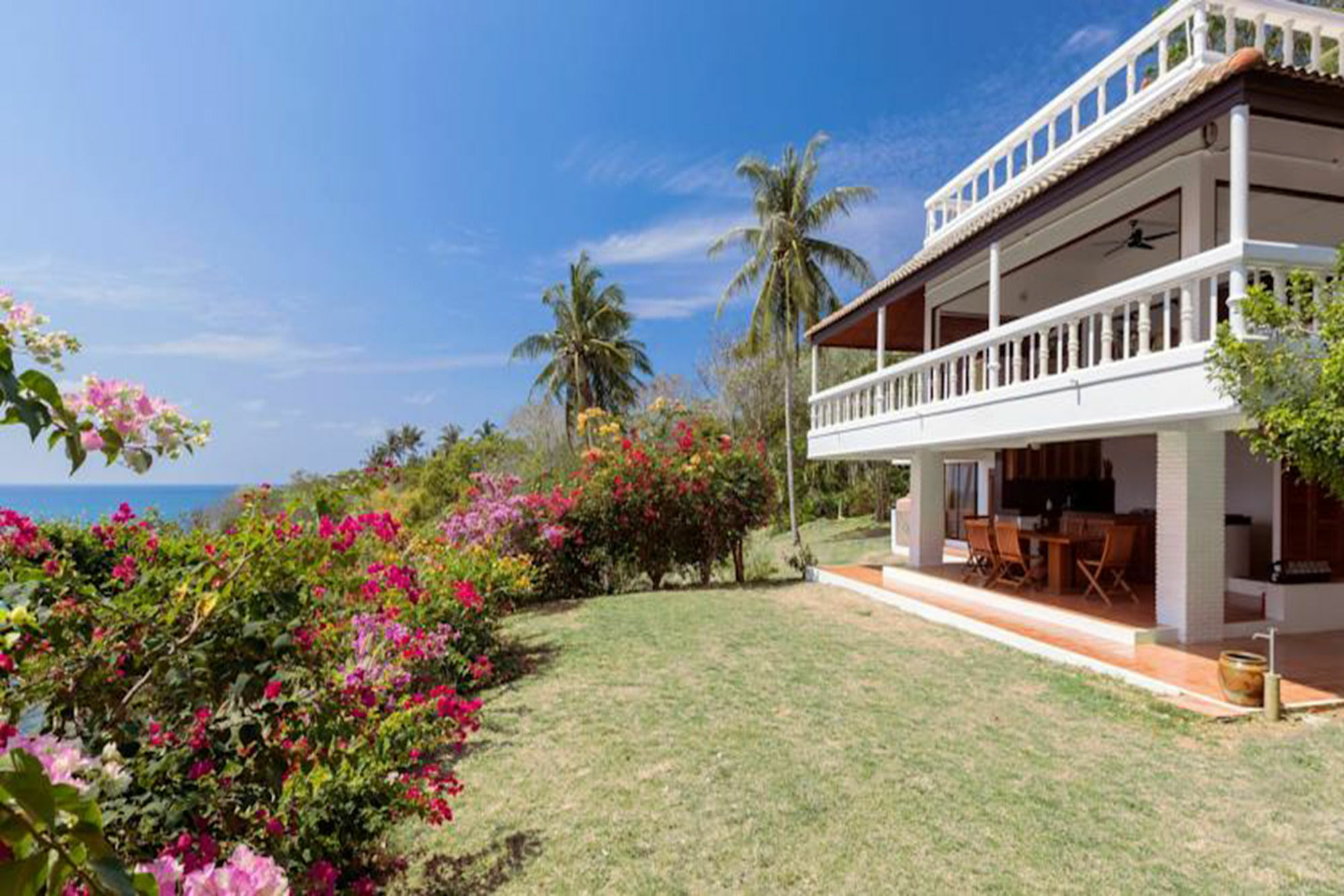 Baan Khunying - Secluded Phuket Beachfront Villa Rawai Exterior foto