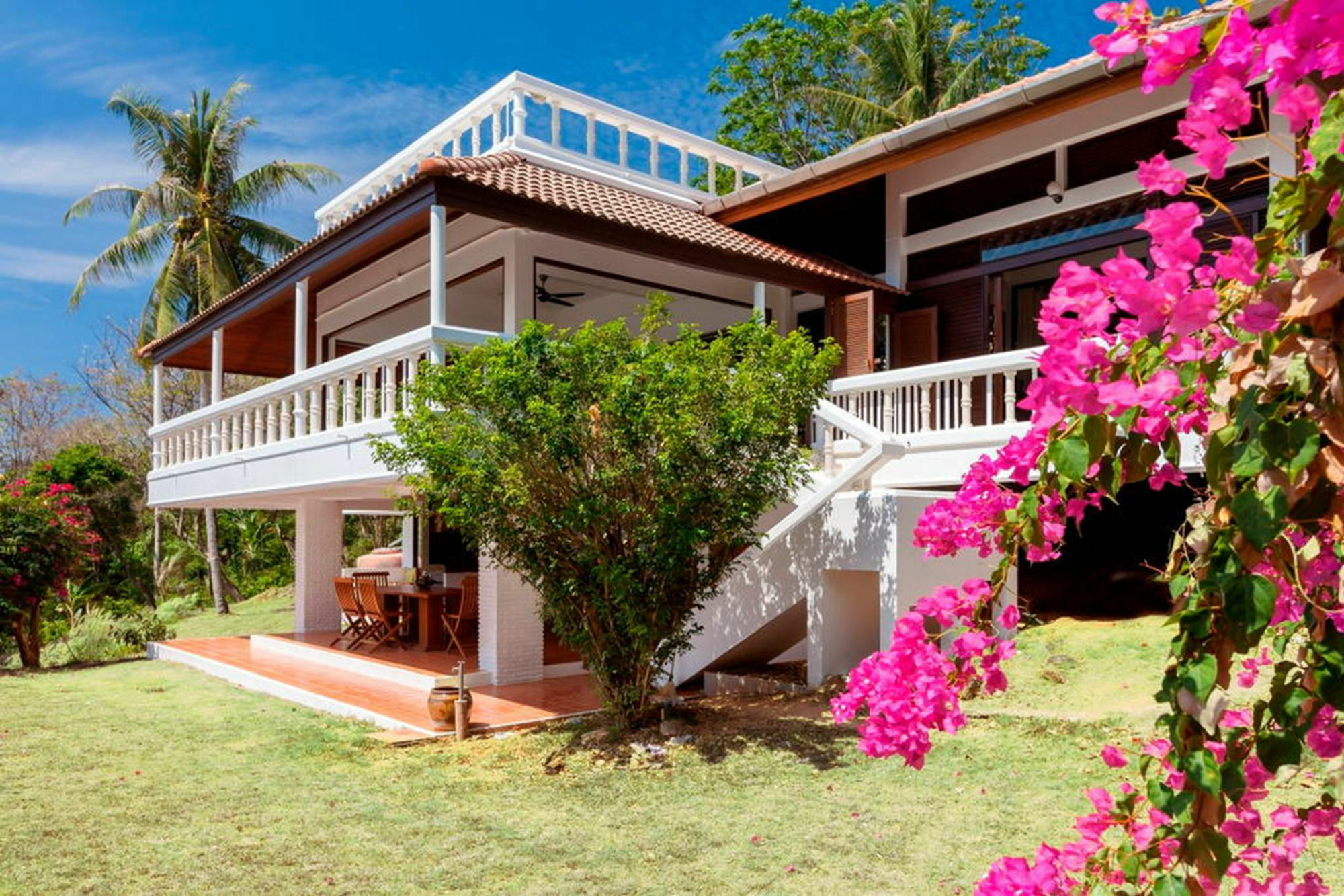 Baan Khunying - Secluded Phuket Beachfront Villa Rawai Exterior foto