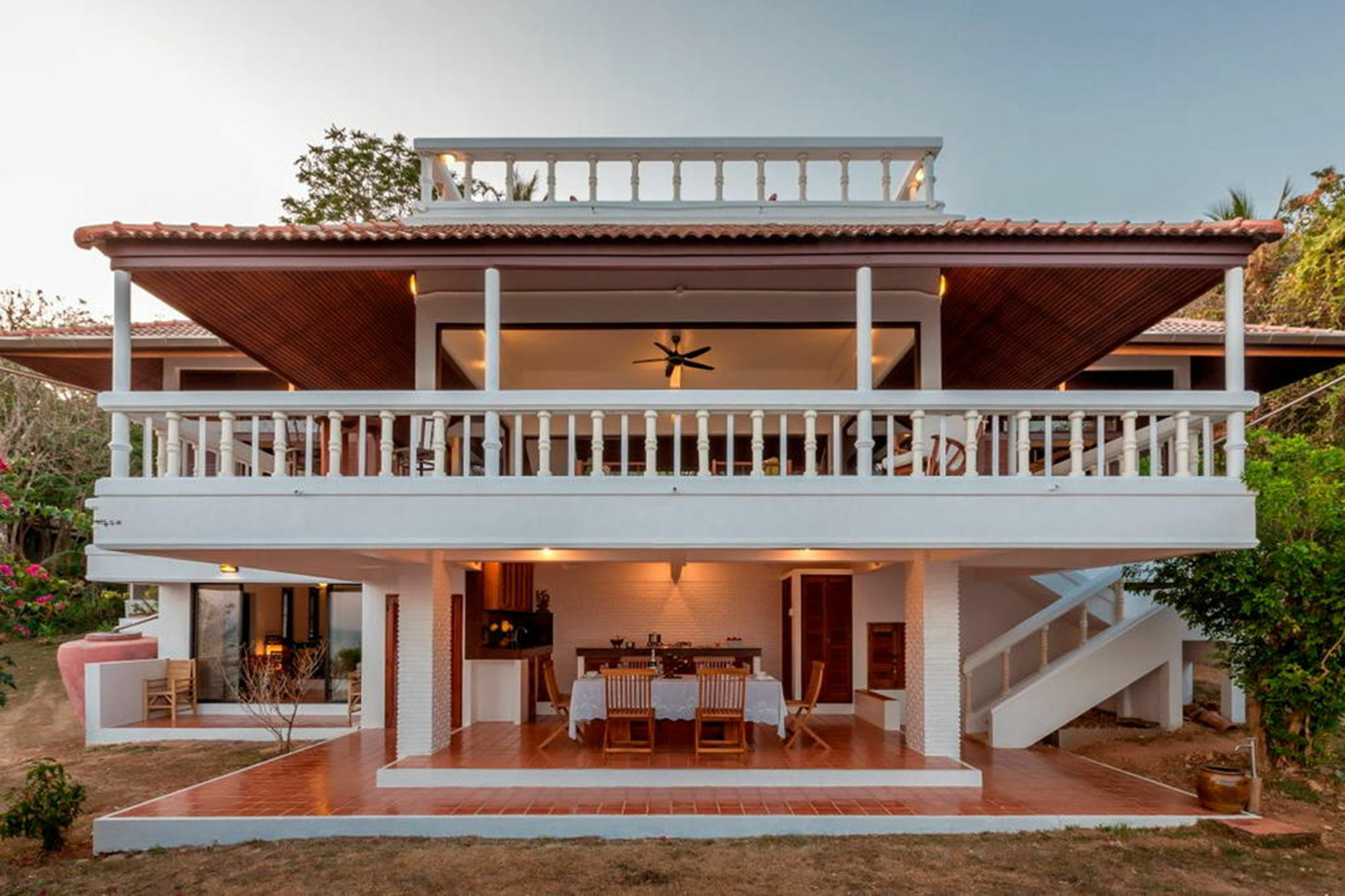 Baan Khunying - Secluded Phuket Beachfront Villa Rawai Exterior foto